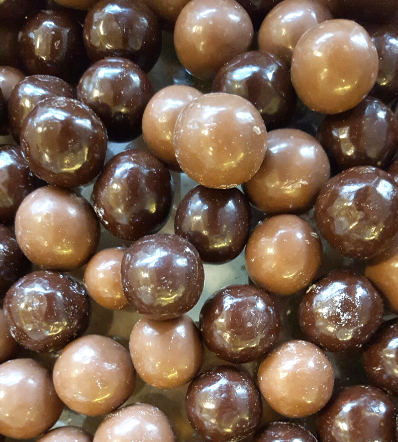 E&amp;H Chocoladen - Schoko Marzipan Dragees